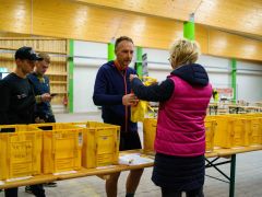 034-W2P01185-03797244-w2photo